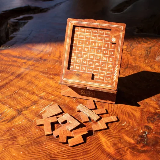 Strata Strike - Wooden Daily Calendar Puzzle - Image 5